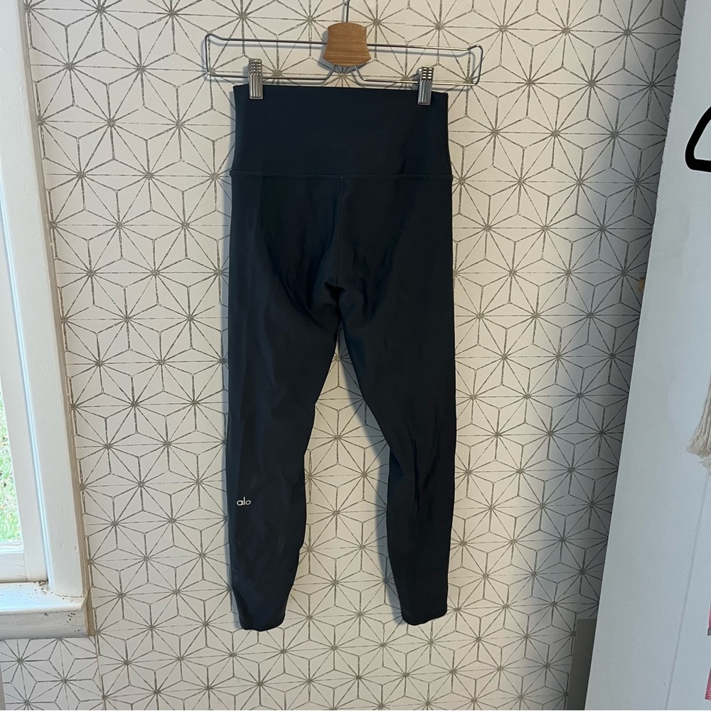 ALO Yoga Airlift Legging Anthracite Gray 28” - Picture 5 of 6
